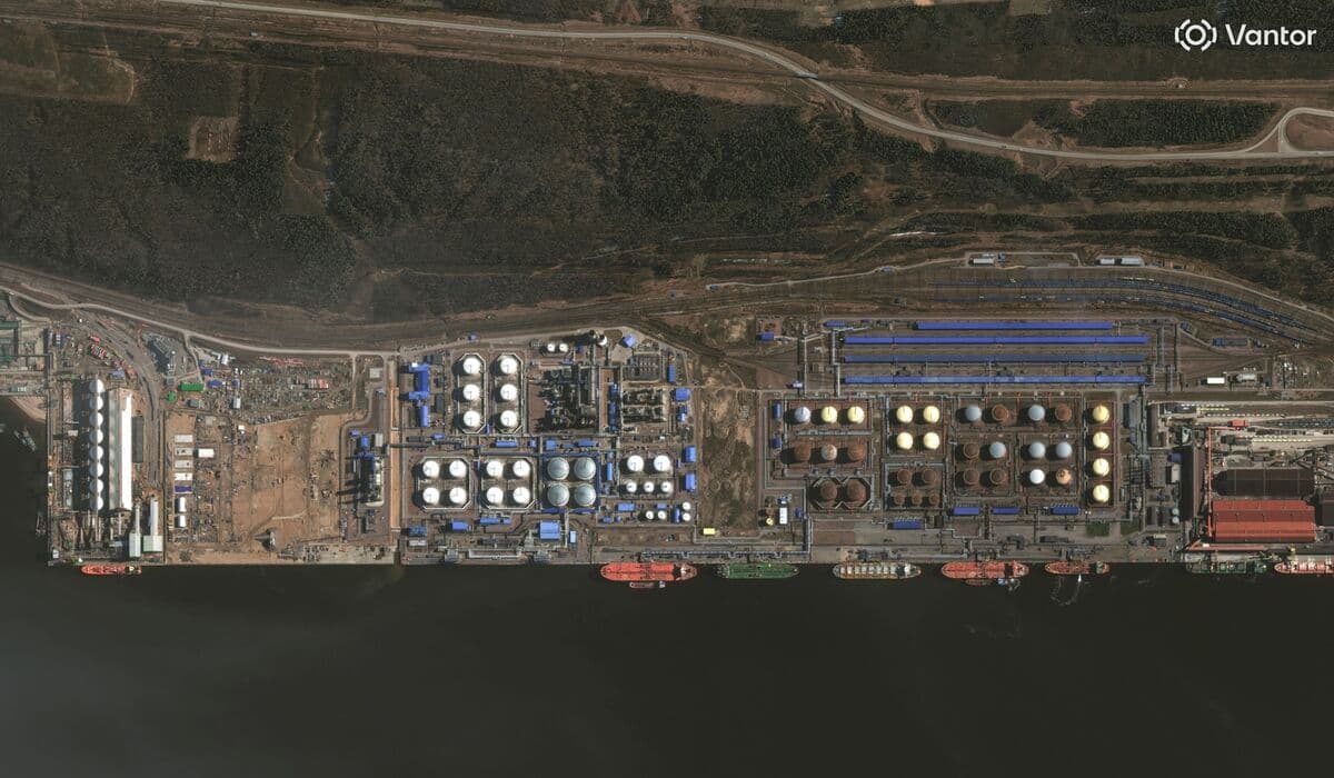 Ukraine Says It Hit Two Russian Refineries, Slew of Fuel Tankers - Bloomberg.com