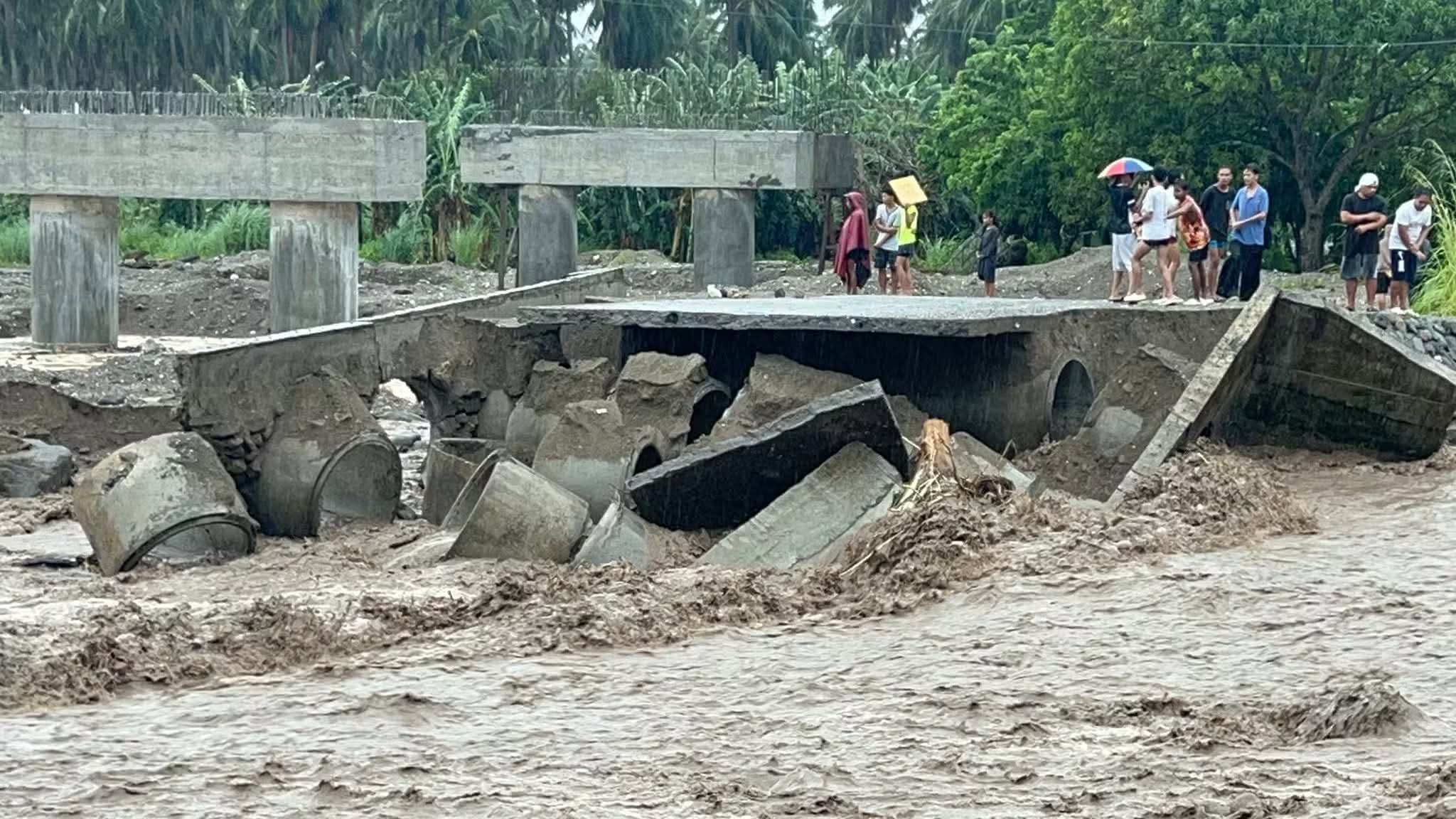 Floods sweep away temporary bridge in Maguindanao del Norte