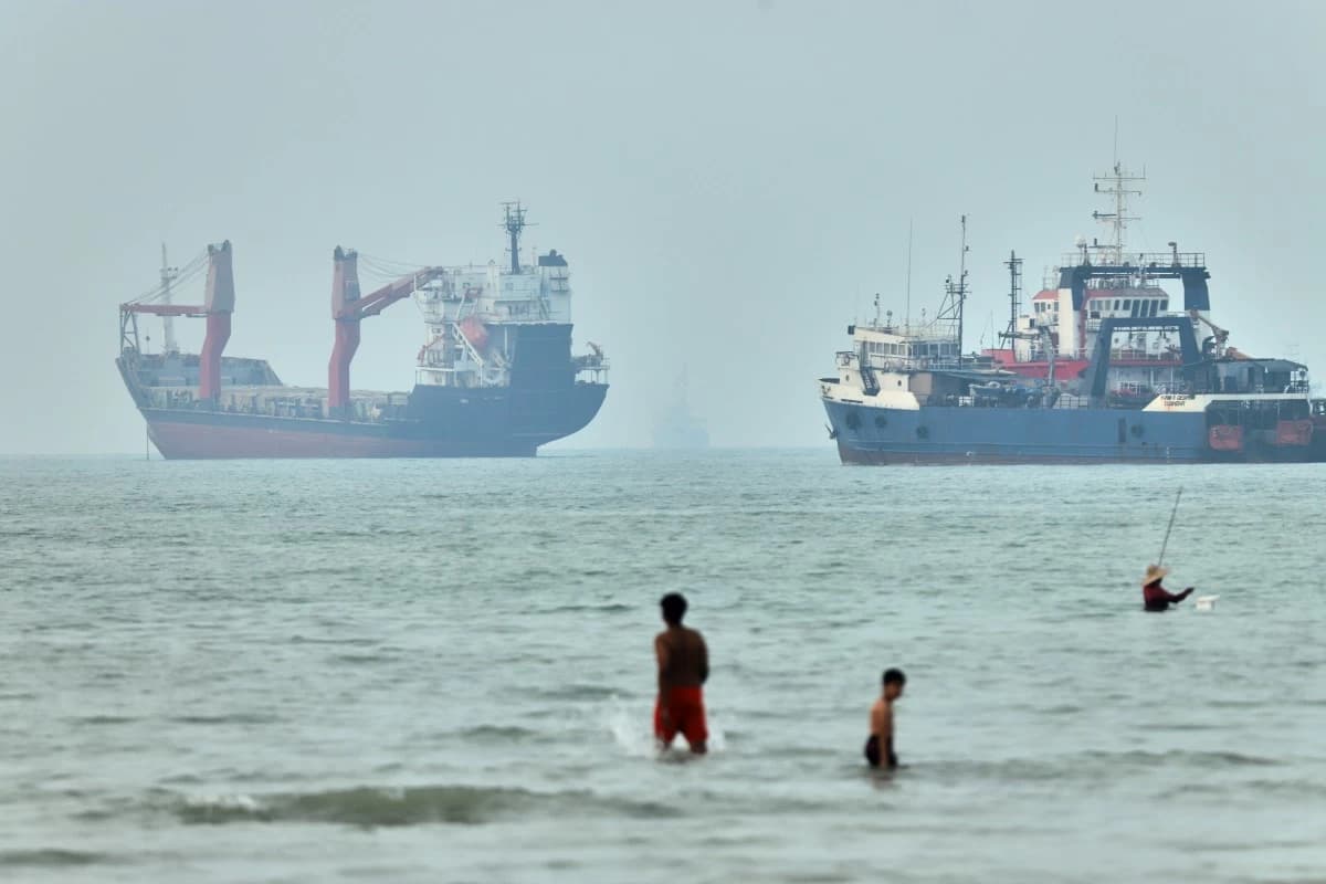 The US launches more strikes on Iran as the standoff over the Strait of Hormuz escalates