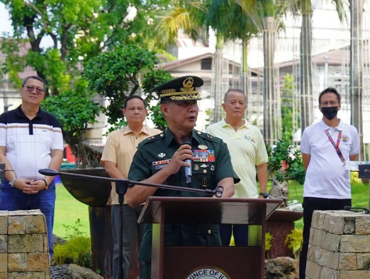 Outgoing Army 3rd ID commanding general feted