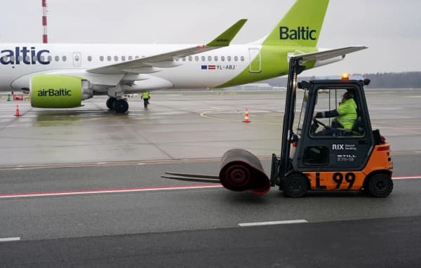 The Prime Minister made a loud statement about airBaltic: without additional funding, the airline will likely not be able to operate