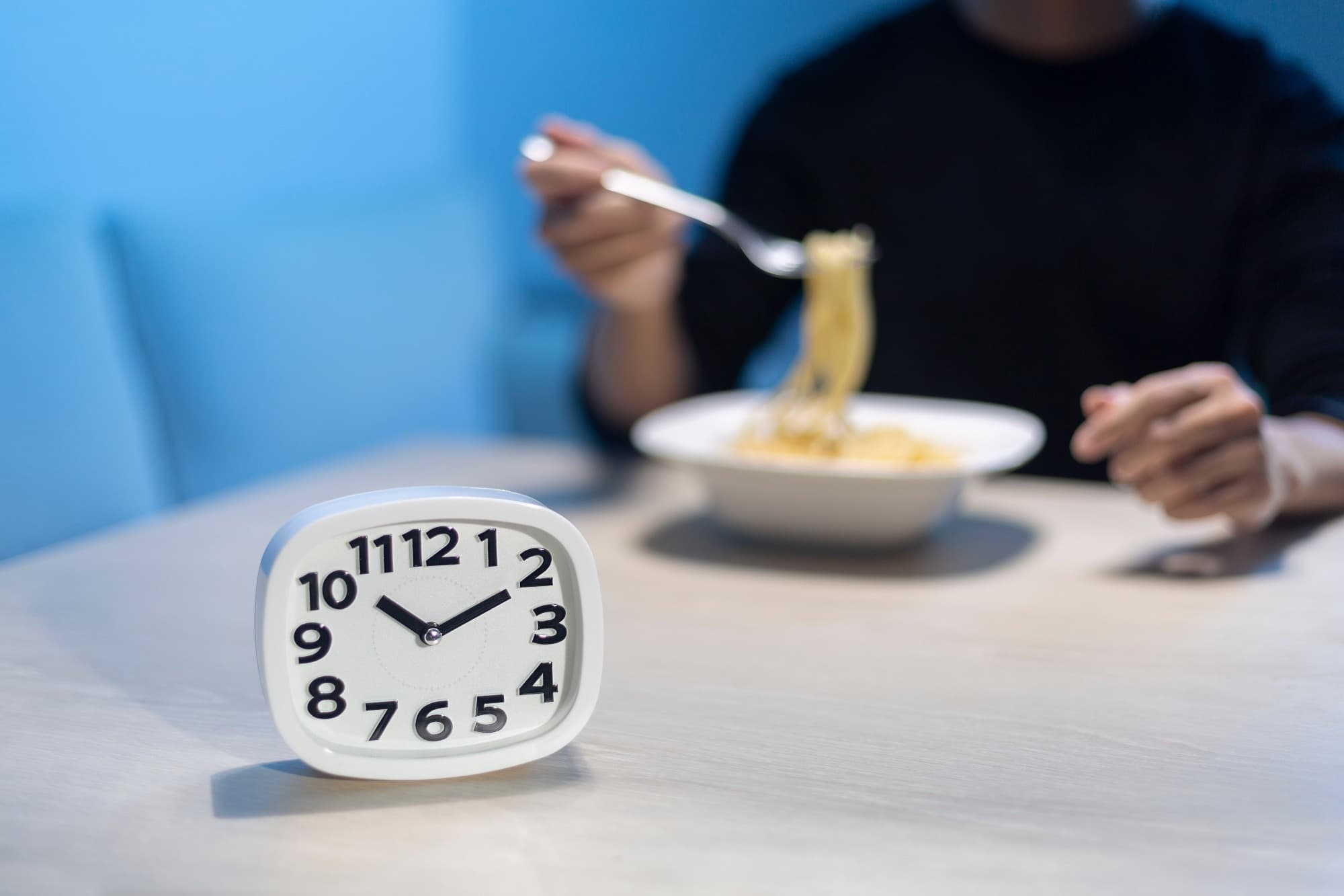 Evening chronotype links later eating with higher body fat
