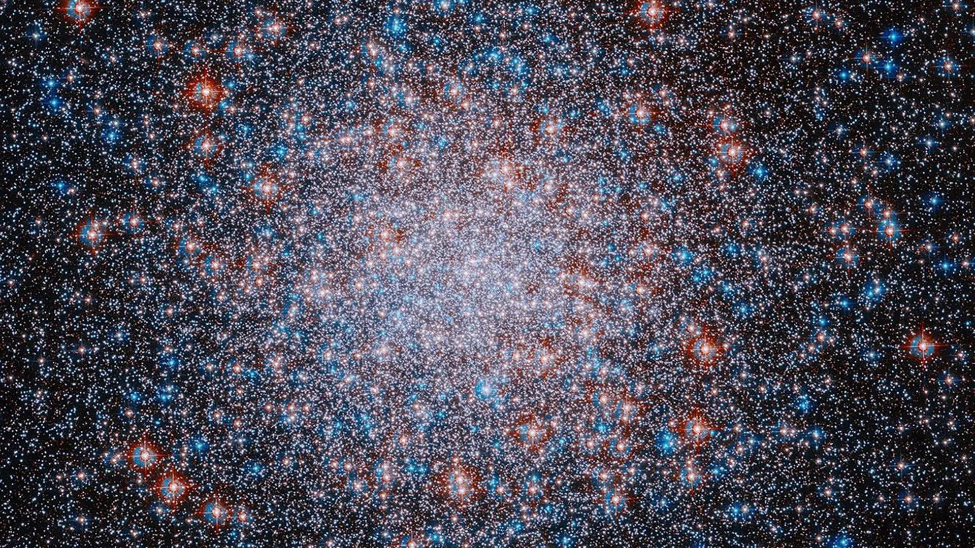 NASA's Hubble captures a star-spangled sea of 500,000 stars