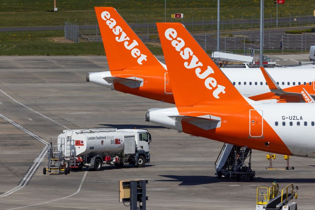 EasyJet Agrees to Castlelake’s £5.2 Billion Takeover Offer - Bloomberg.com