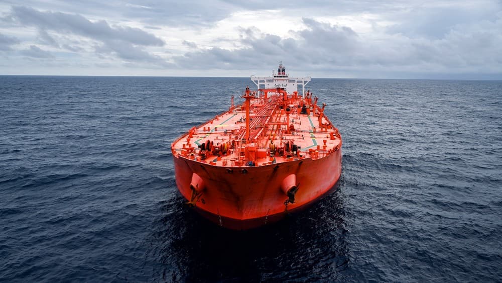 Gulf Oil Exporters Slash Prices as Buyers Gain the Upper Hand