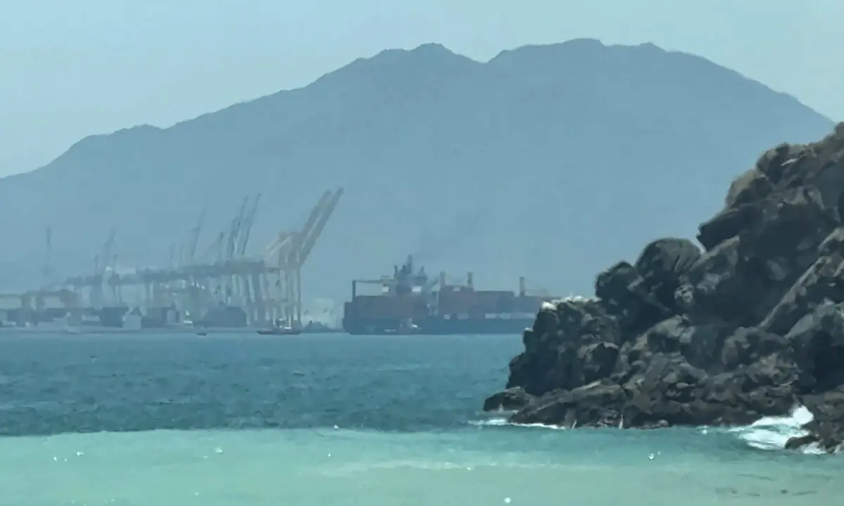 US launches fresh strikes on Iran; Tehran says Strait of Hormuz closed; Gulf states hit