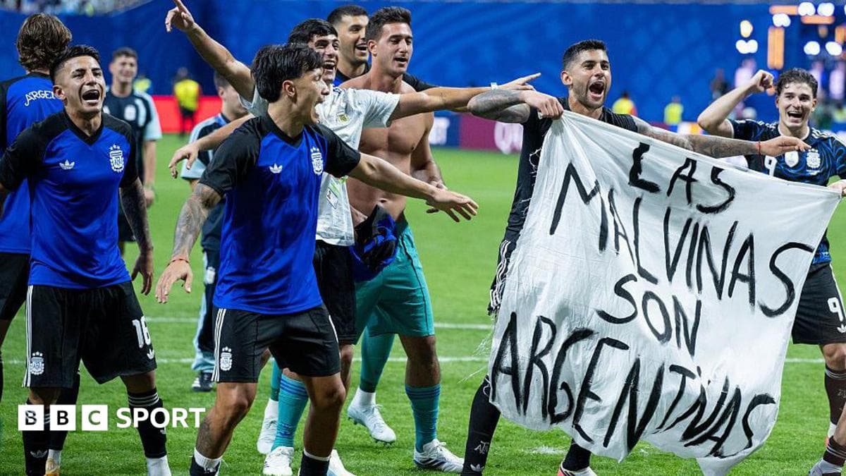 Fifa 'assessing reports' over Falklands banner