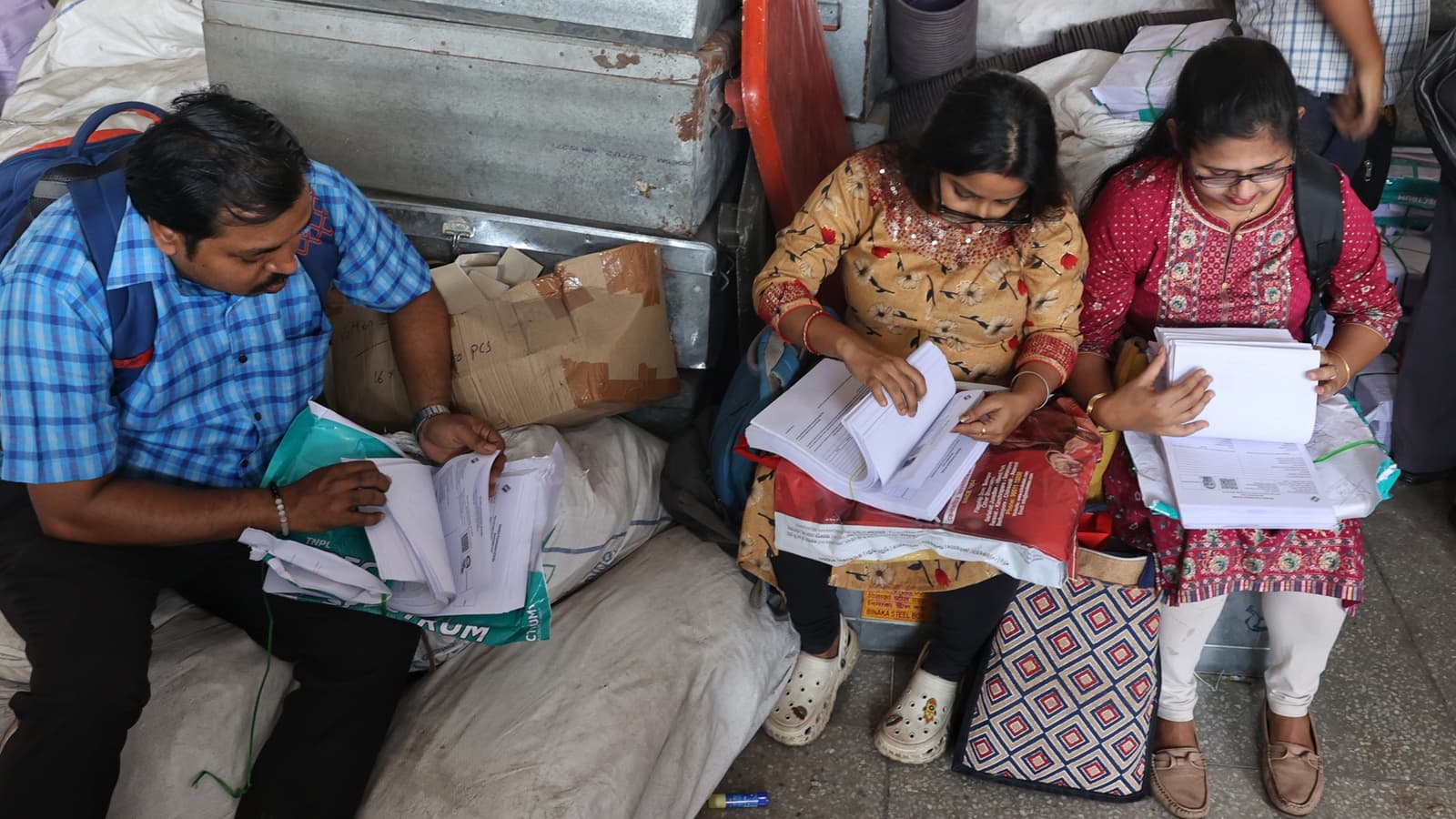 EC changes Form 6 for new voters without amendment to rules; seeks SIR details of parents