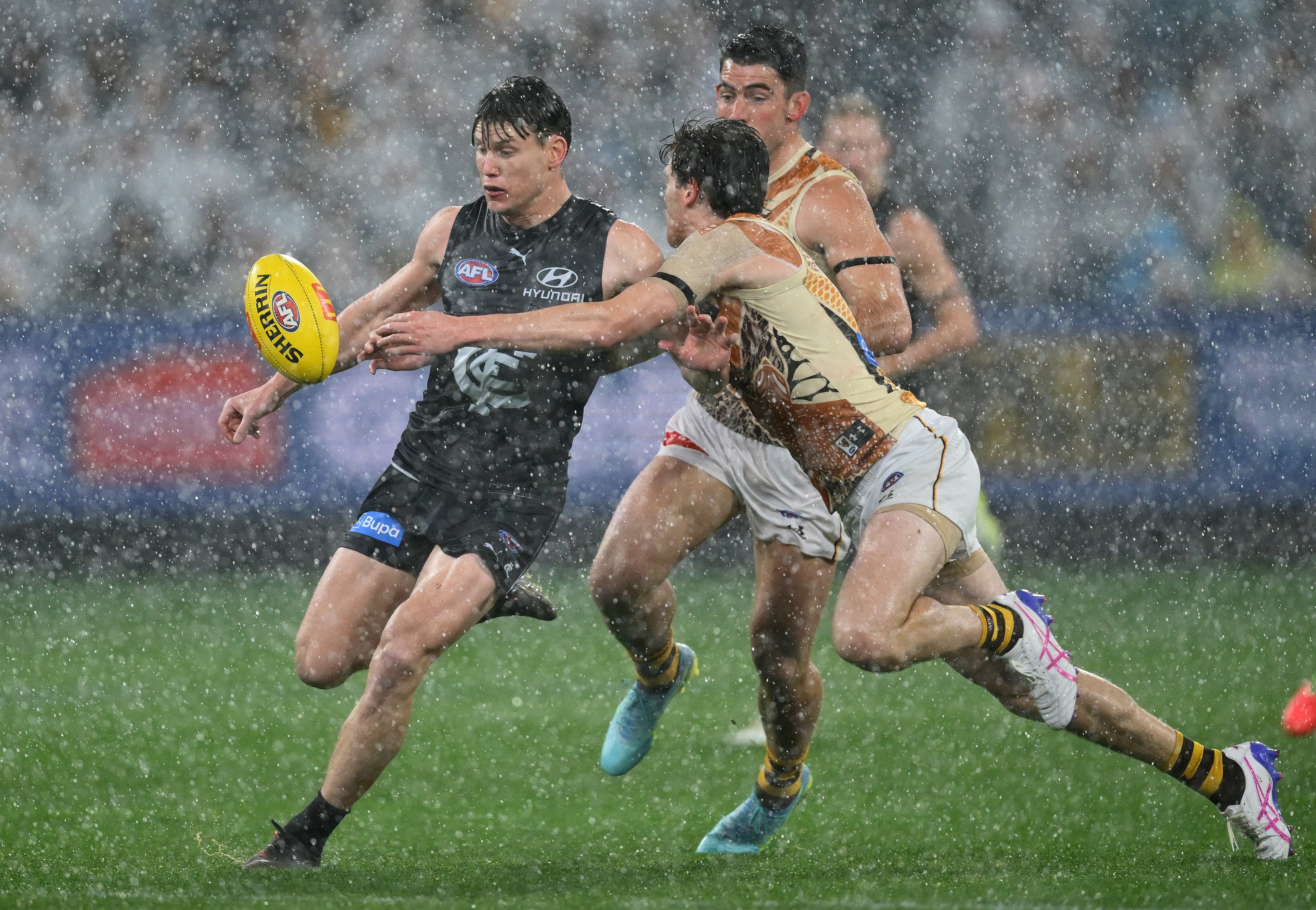 Final teams locked in for Blues-Hawks, Crows-Suns. Follow LIVE