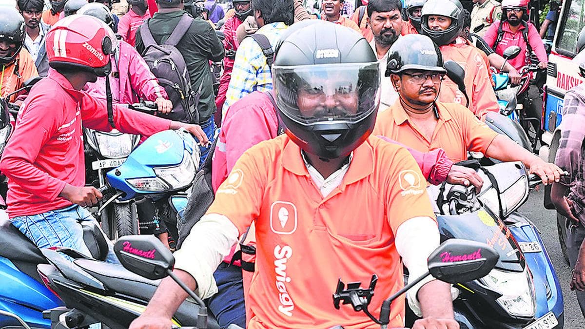 Cyberabad civic body directs Swiggy, Zomato to delist unlicensed food outlets, seeks details on customer review policy