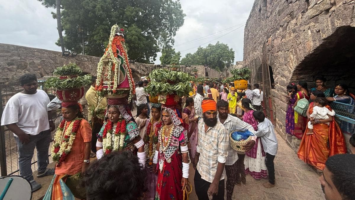 Golconda Bonalu 2026 begins with gaity as thousands converge on hill-fort to make offerings to Goddess