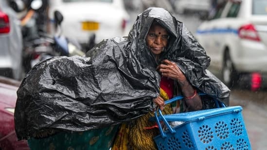 Weather today highlights: Flash flood warning in Himachal, Bengal to see continuous rain