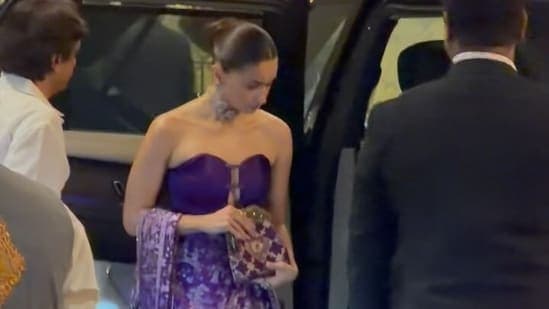 Alia Bhatt elevates classic silk saree with modern draping for best friend Akansha Ranjan Kapoor's wedding festivities