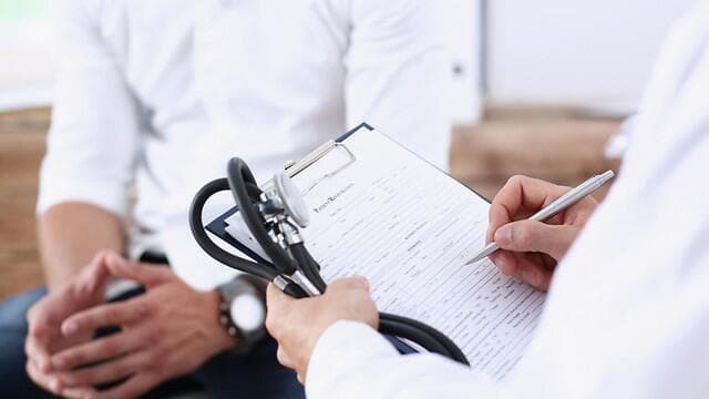 One million Israelis waited over a month for specialist care, survey shows